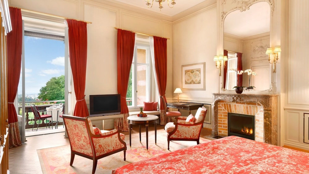 Grand Room, 1 King Bed