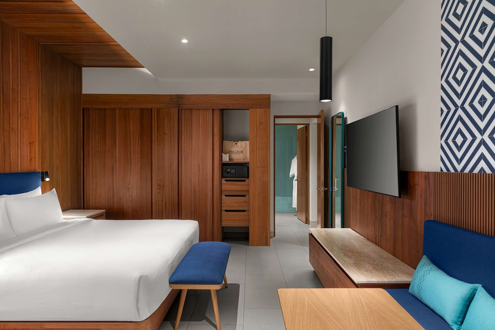 Resort View Room - King Bed - Photo 3