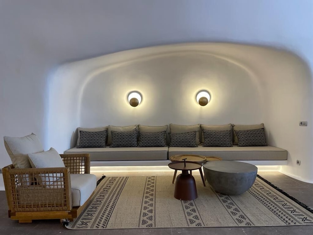 Cave two-bedroom Suite with jacuzzi - Photo 16