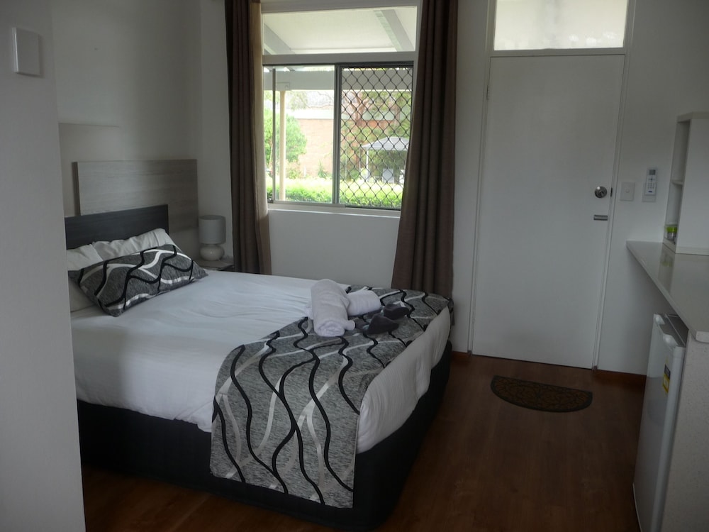 Standard Double Room, 1 Queen Bed photo 3