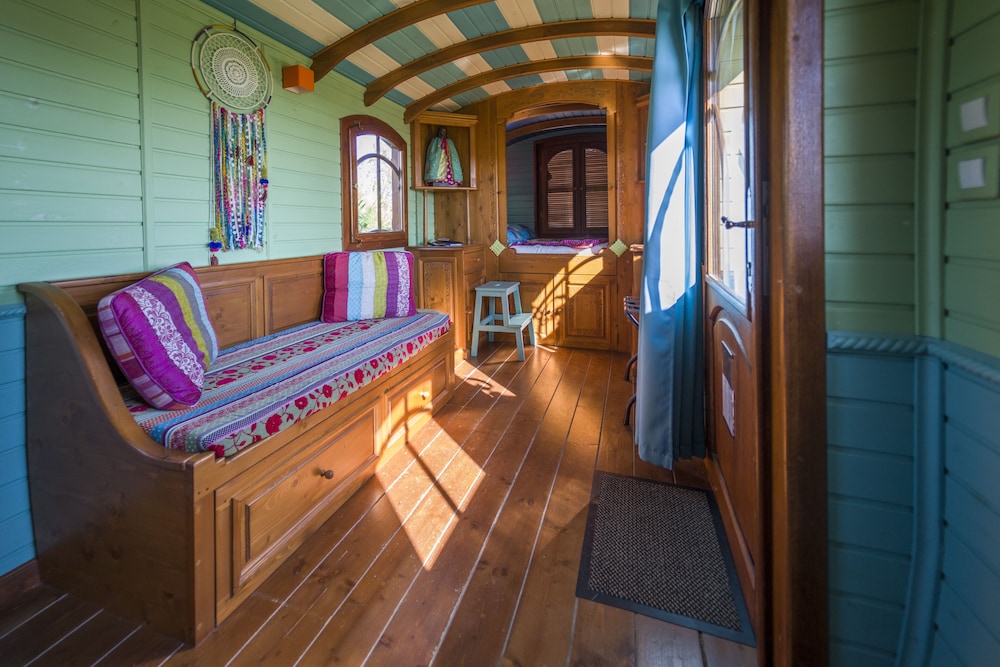 Gypsy caravan photo 2