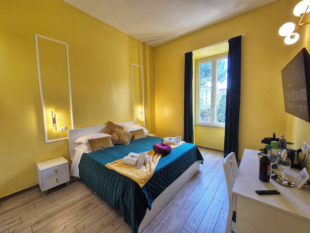 Deluxe Room, City View
