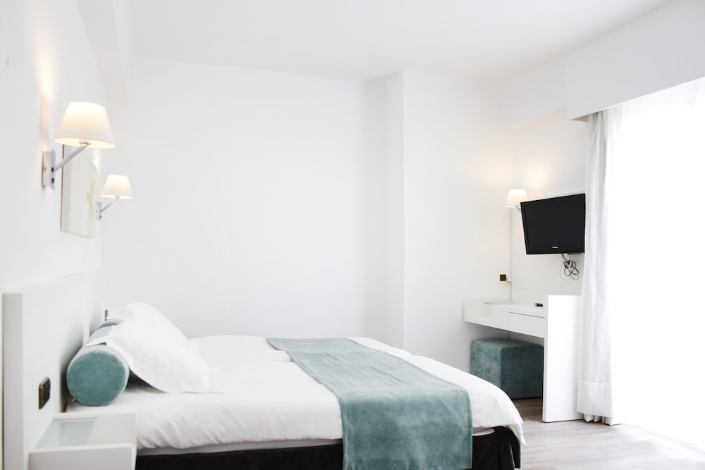 Standard Double Room - Photo 1