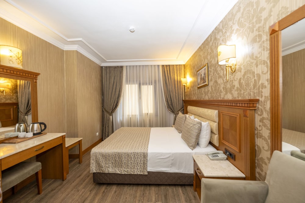Standard Double or Twin Room photo 2