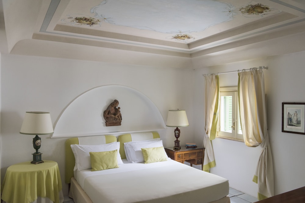 Deluxe Double or Twin Room, 1 Bedroom, Ensuite photo 2