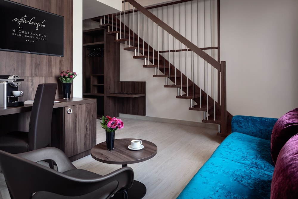 Suite (Two floors)