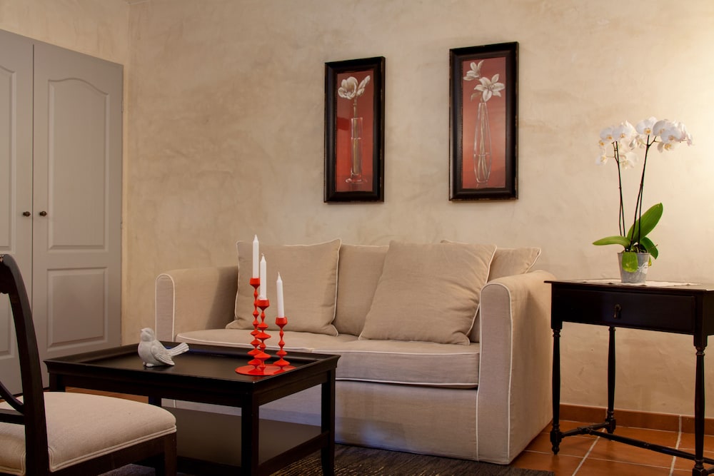 Family Room photo 2