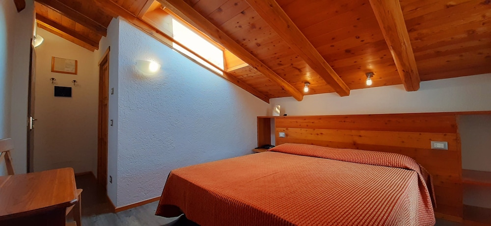 Basic Room photo 2
