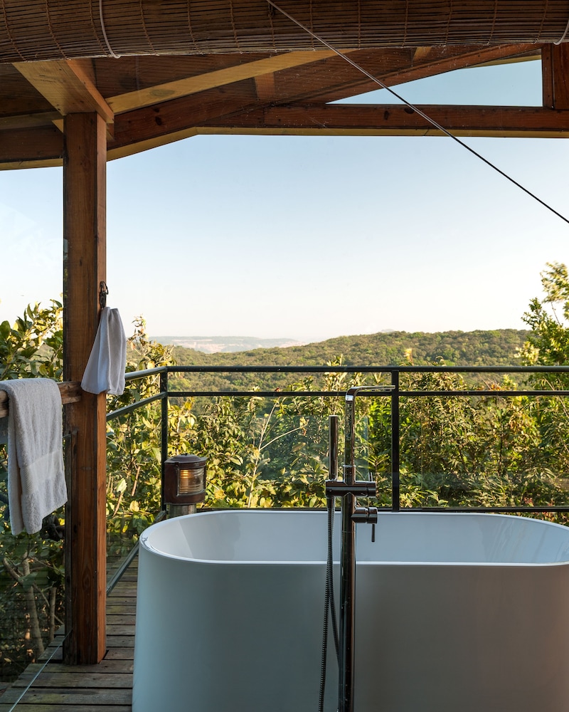 Canopy Machan with Bathtub on Deck photo 3