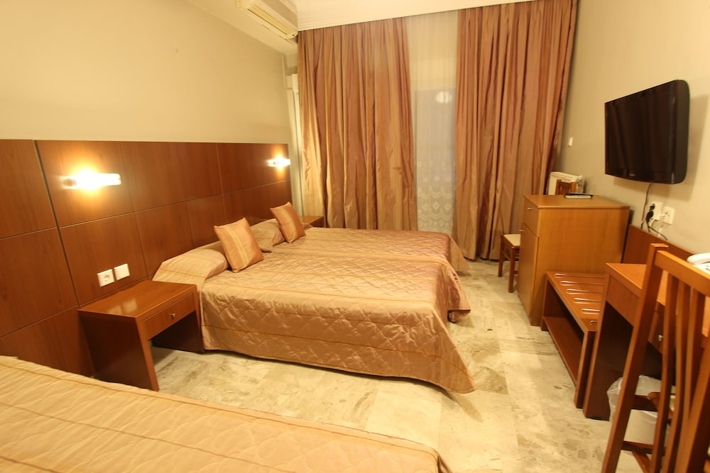 Standard Triple Room photo 3