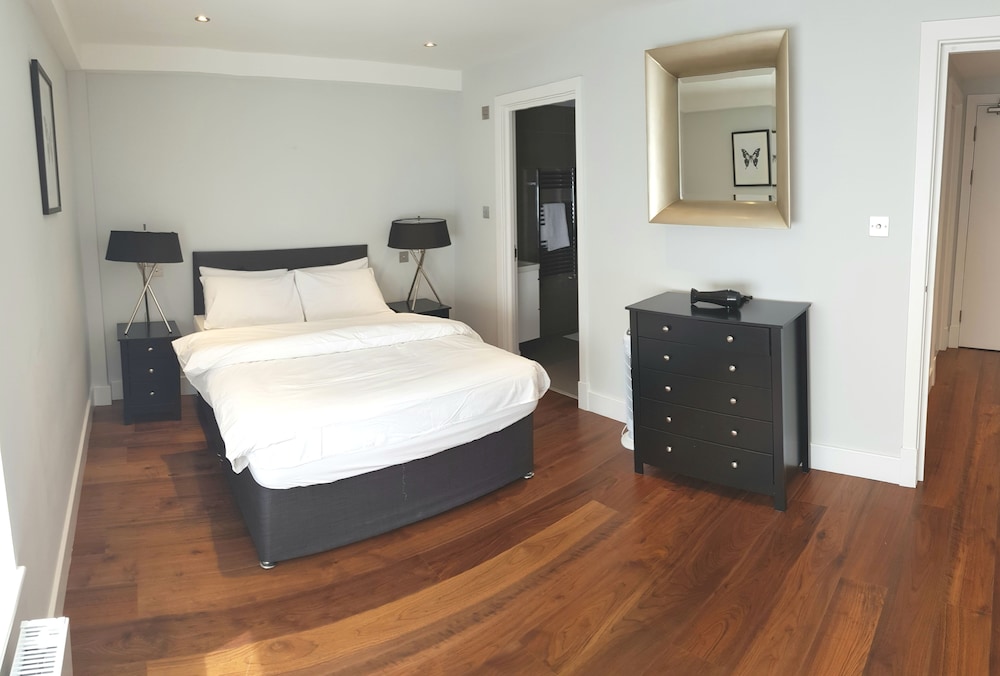 Modern two bedroom apartment photo 3