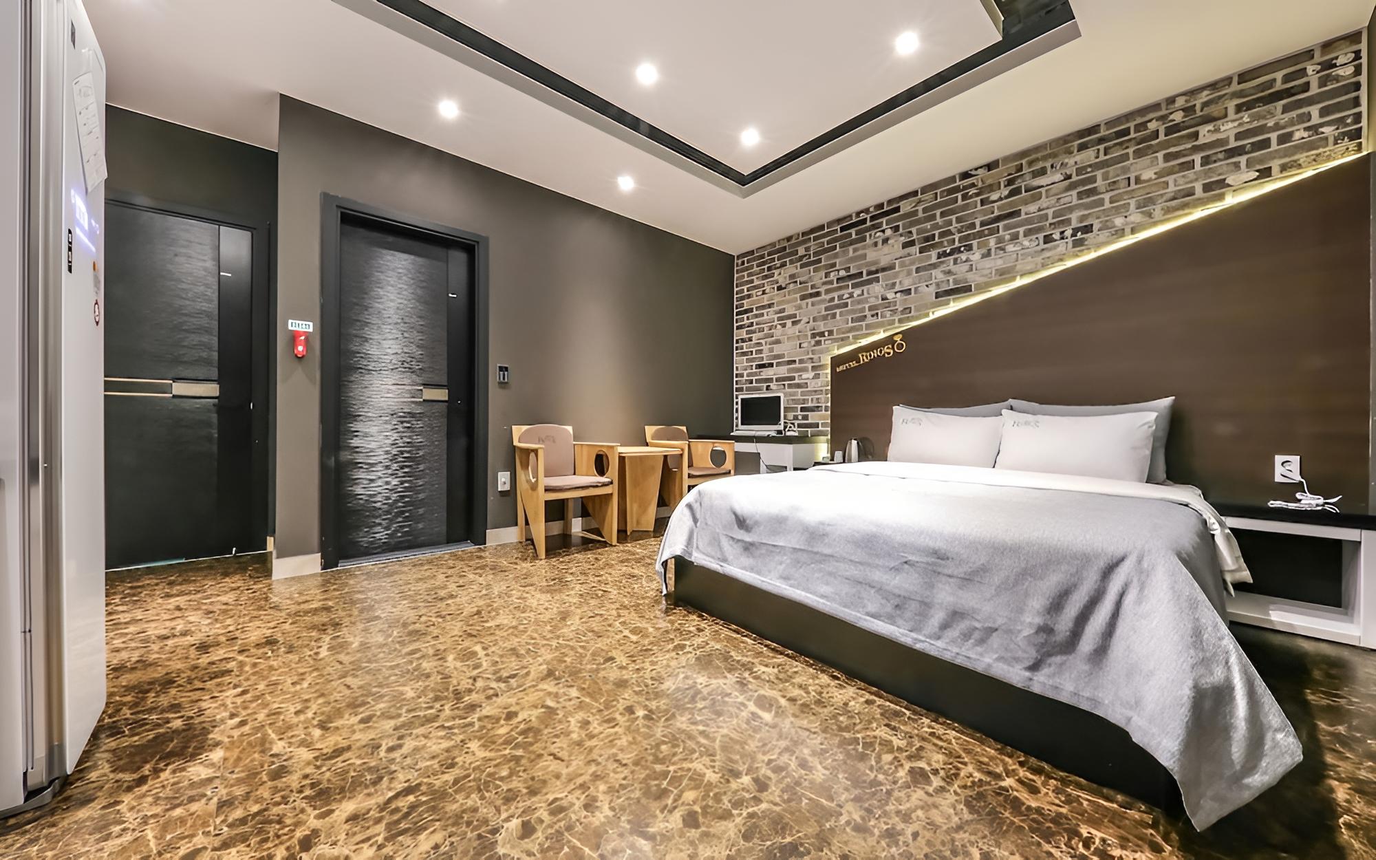 Room (Styler Room (2 Person Spa)) - Photo 1