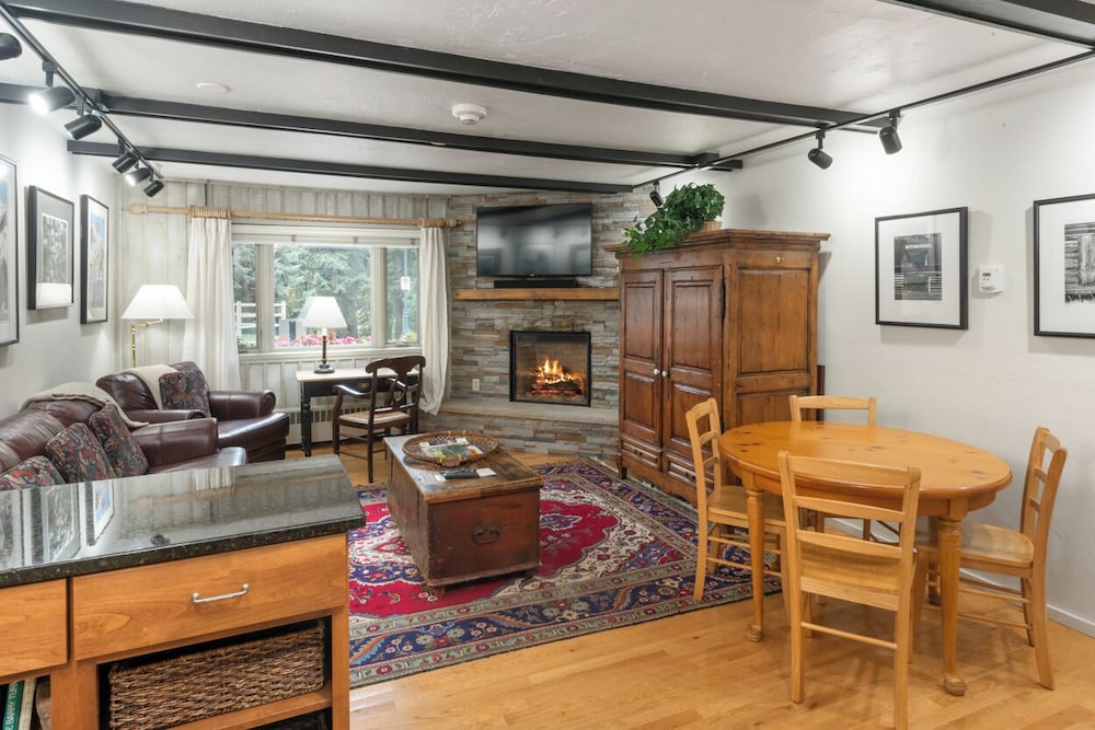 Condo, 1 Bedroom