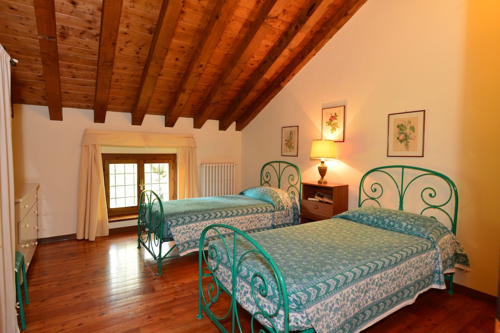 Villa, 4 Bedrooms, Garden View photo 2