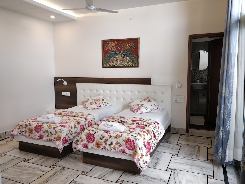 Super Deluxe Room - Photo 15