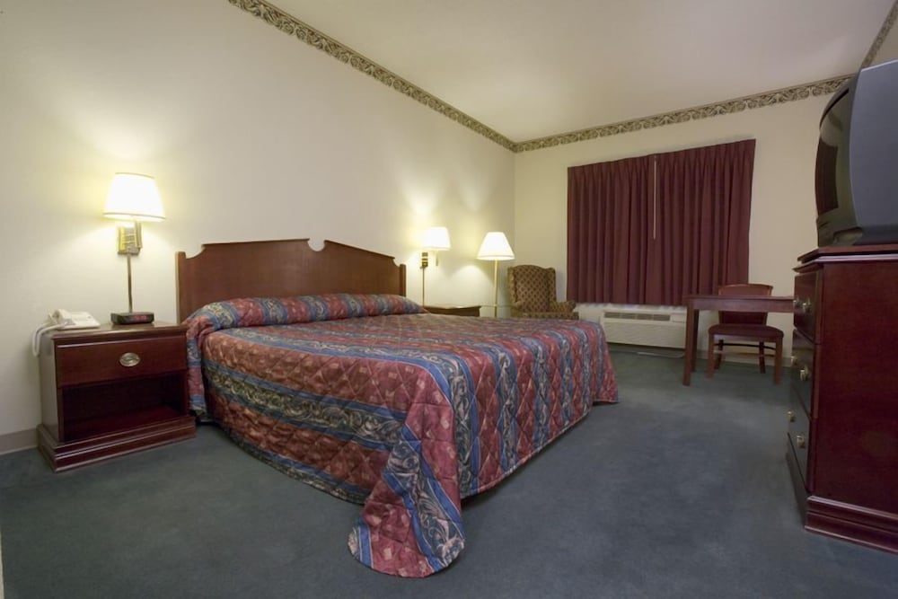 Standard Room, 1 King Bed photo 1