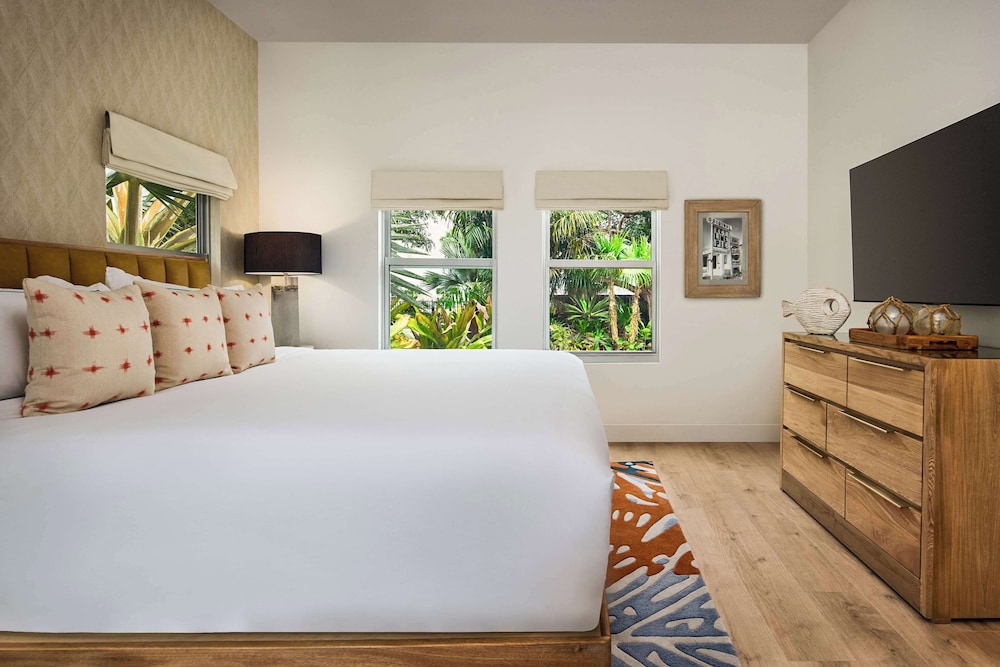 Room, 1 Queen Bed with Sofa bed