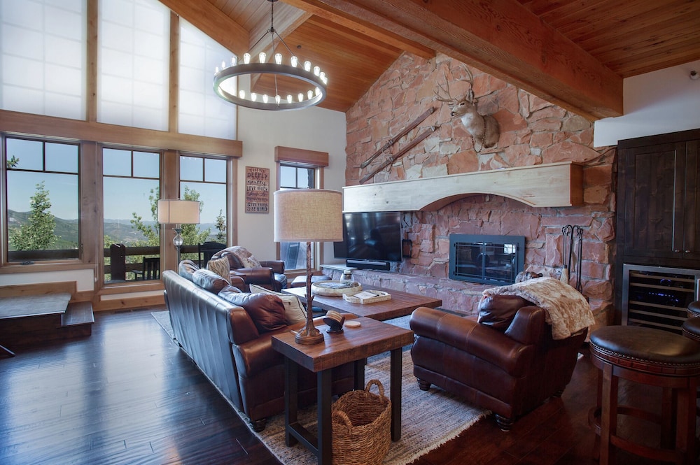 Condo, 3 Bedrooms
