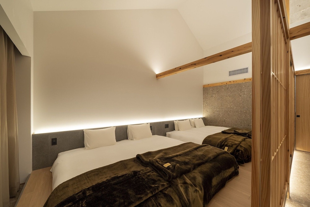 Penthouse Room - Photo 3