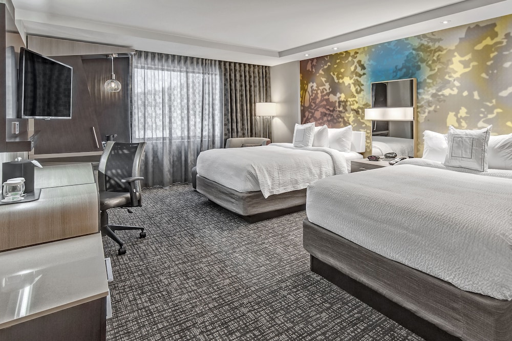 Suite, Multiple Beds photo 2