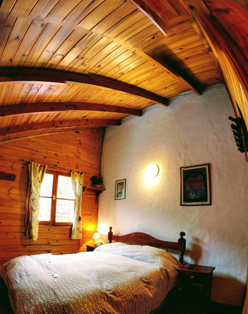 Cabin, 2 Bedrooms, Mountain View photo 1