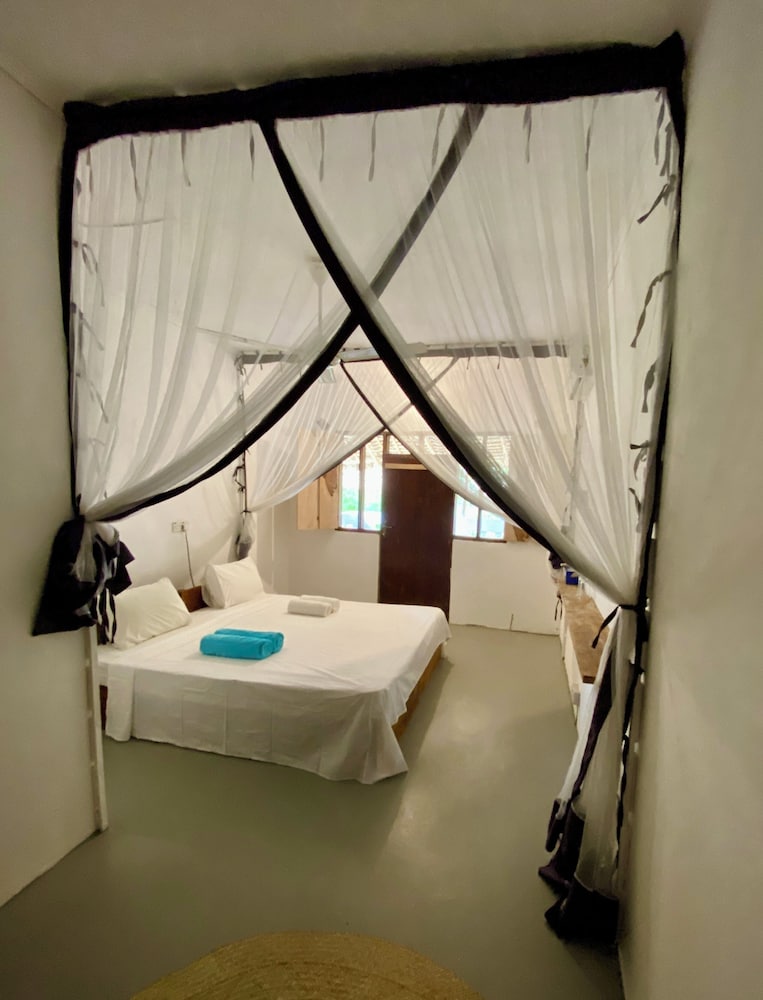 Comfort Double or Twin Room, Non Smoking, Balcony (Room Upstairs in Villa with Pool)
