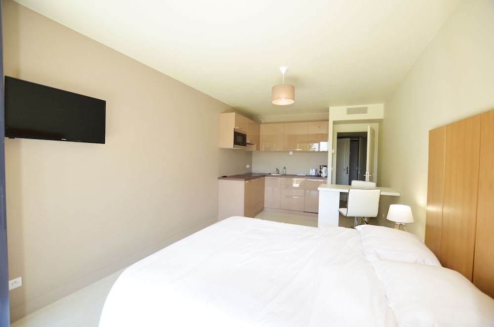 Studio, Sea View - Photo 1