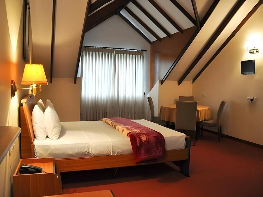 Deluxe Double or Twin Room, Garden View