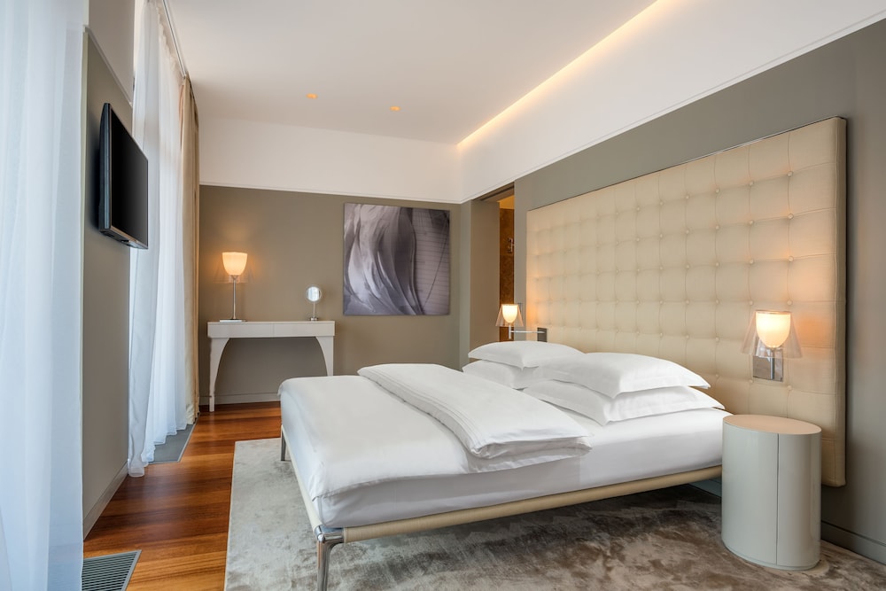 Royal Suite, 3 Bedrooms, Terrace, Lake View photo 3
