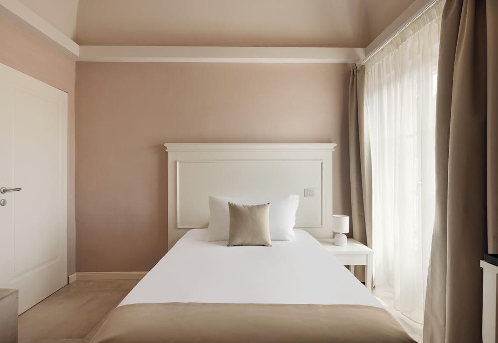 Standard Single Room, Courtyard View