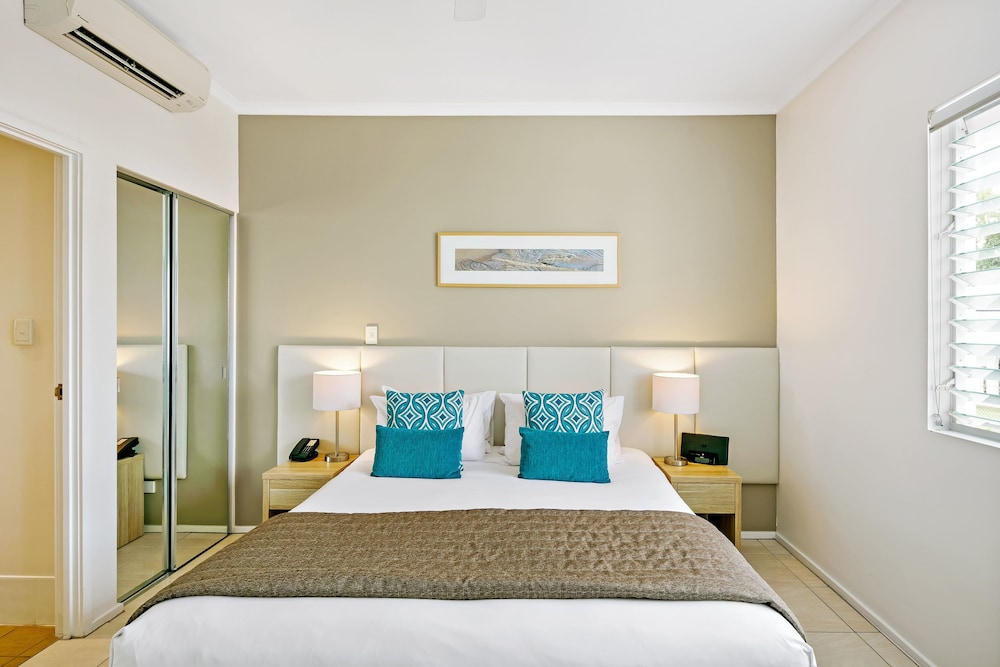 Hotel Room photo 2