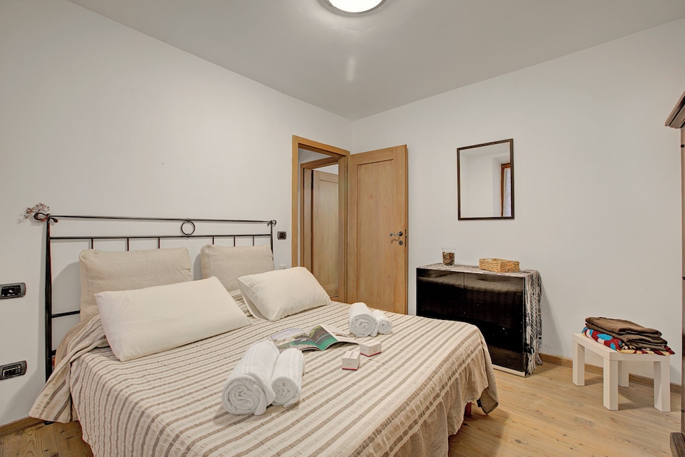 Family Apartment, Multiple Bedrooms, Mountainside (Nel Cuore Di Tenno) photo 3