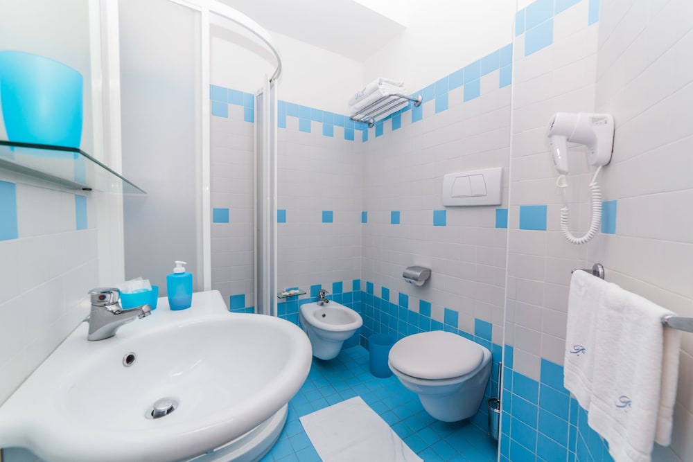Standard Double Room - Photo 4