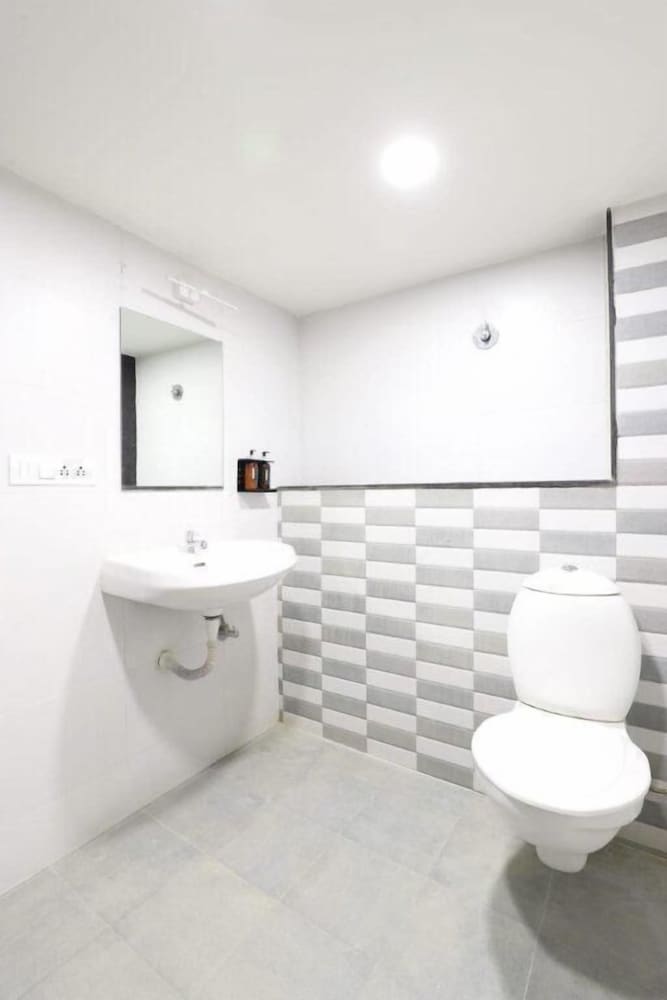 Premium Double or Twin Room - Photo 3