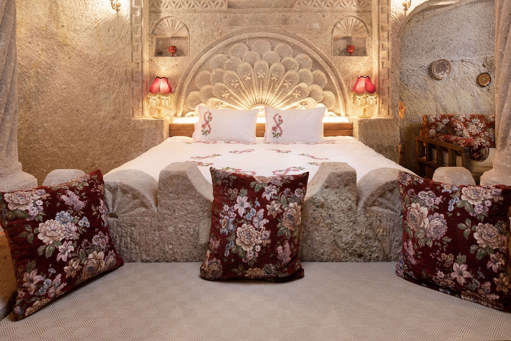 Luxury Suite - Photo 10