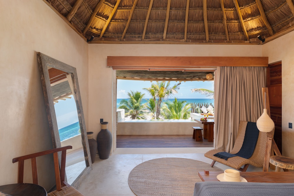 Suite First Floor Ocean Front - Photo 8