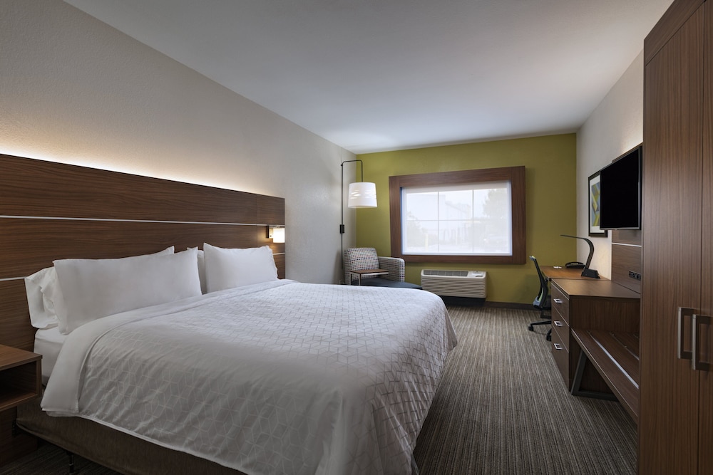 Standard Room, 1 King Bed, Accessible (Communications) - Photo 1