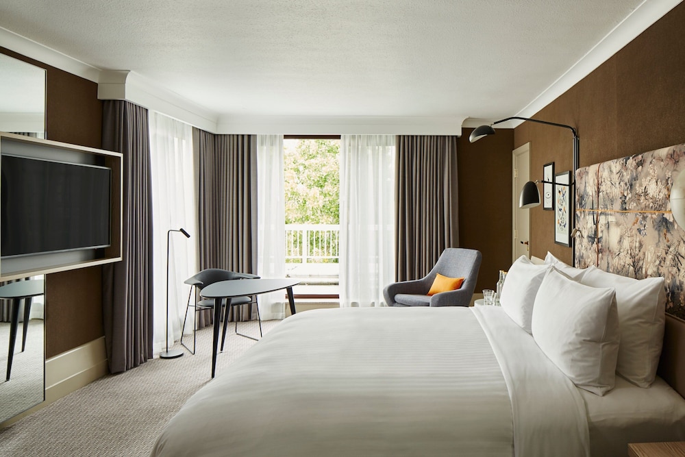 Junior Suite, 1 King Bed photo 3