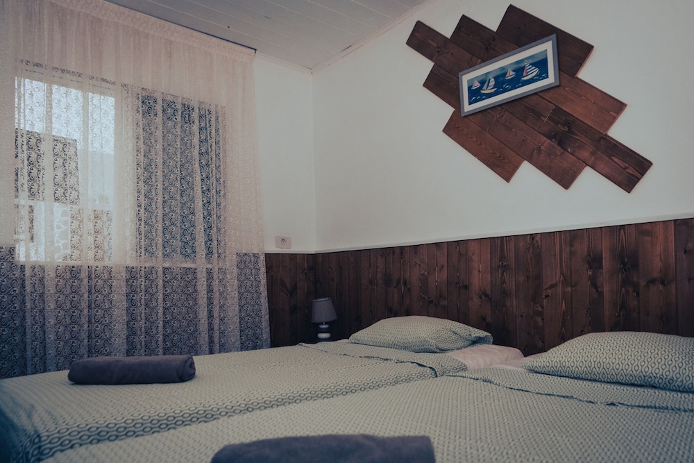 Family Quadruple Room photo 2