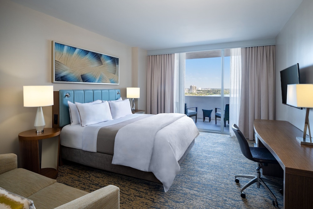 Room, 1 King Bed, Bay View photo 3