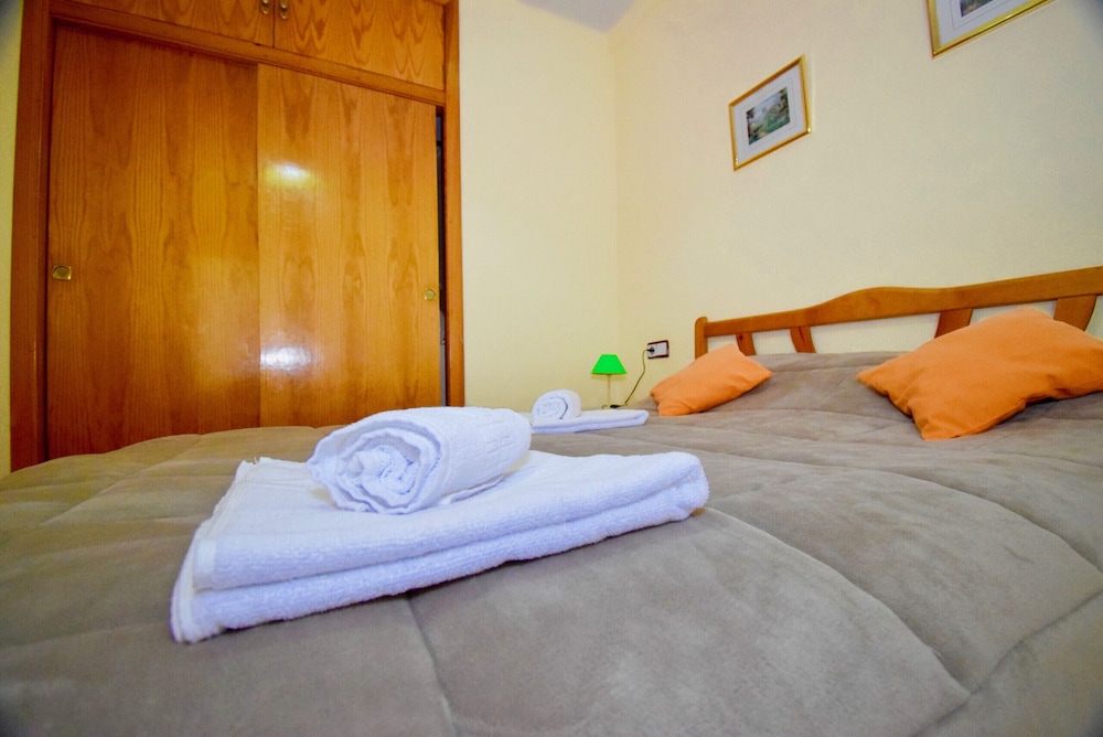 Bungalow, 2 habitaciones, acceso a la piscina, junto a la playa.