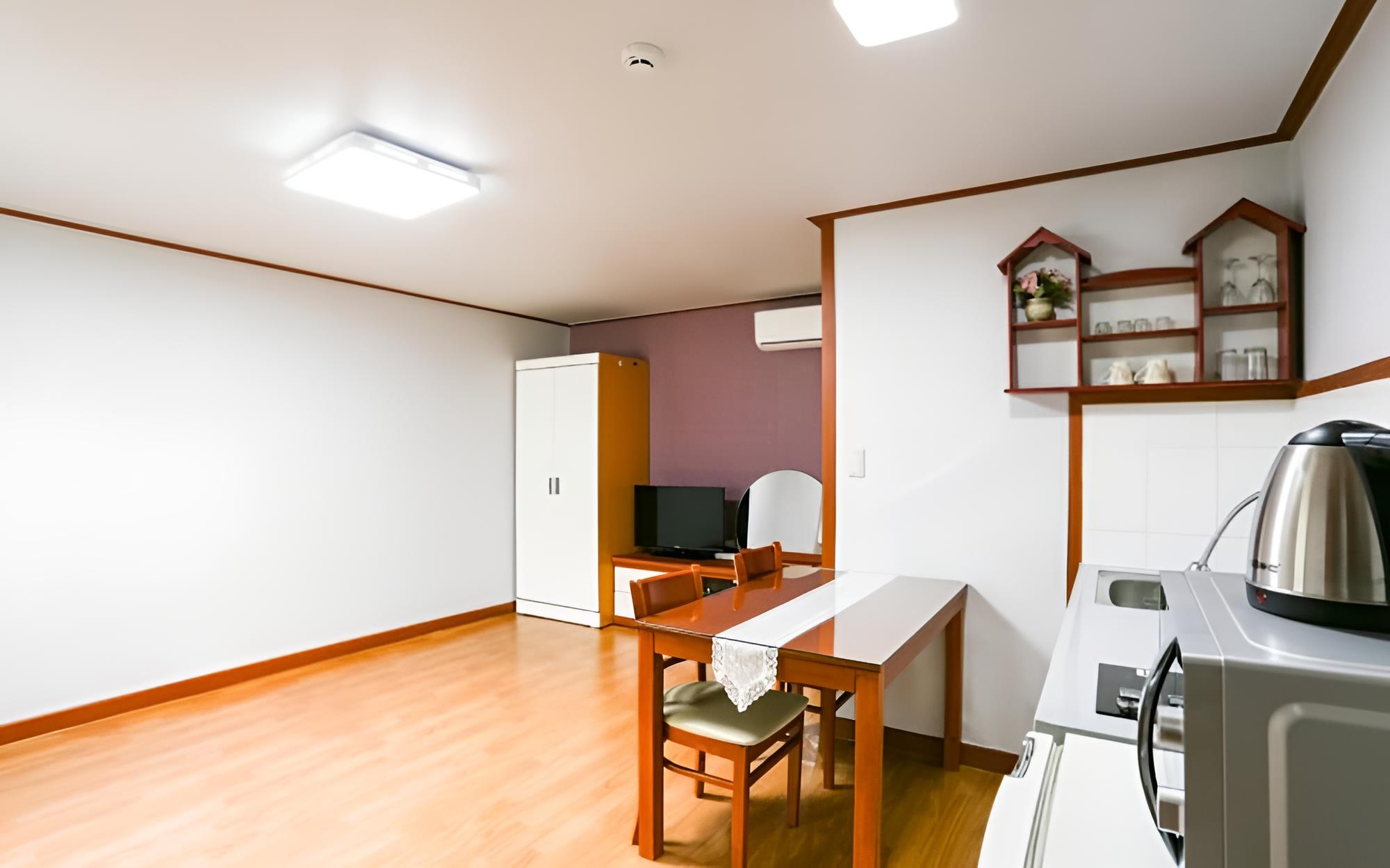Room (Modified) photo 2