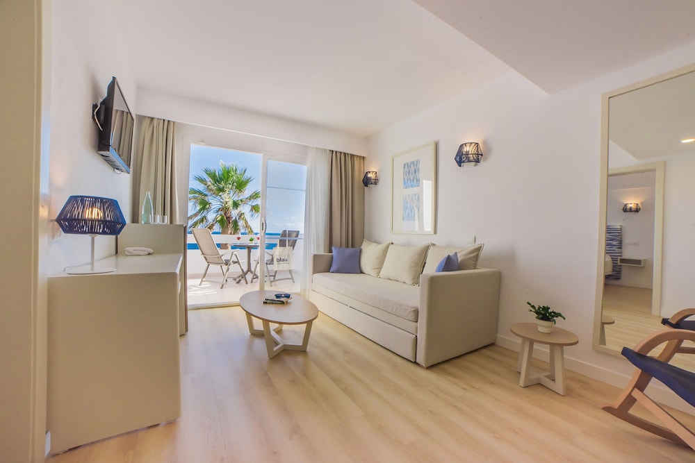 Junior Suite (3 adults + 1 child) photo 2