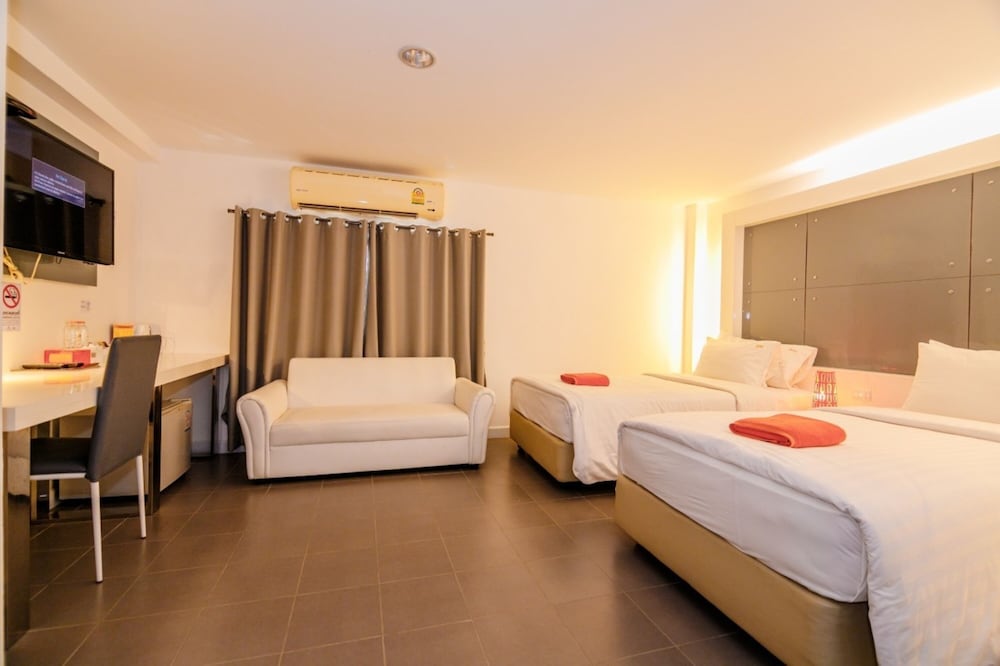 Deluxe Twin Room photo 3