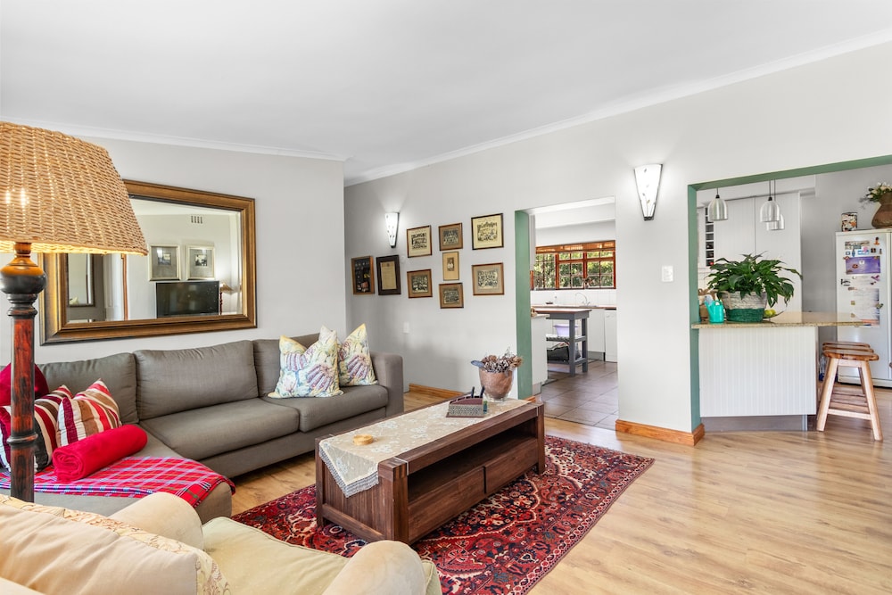 House (5 Bedrooms) photo 2