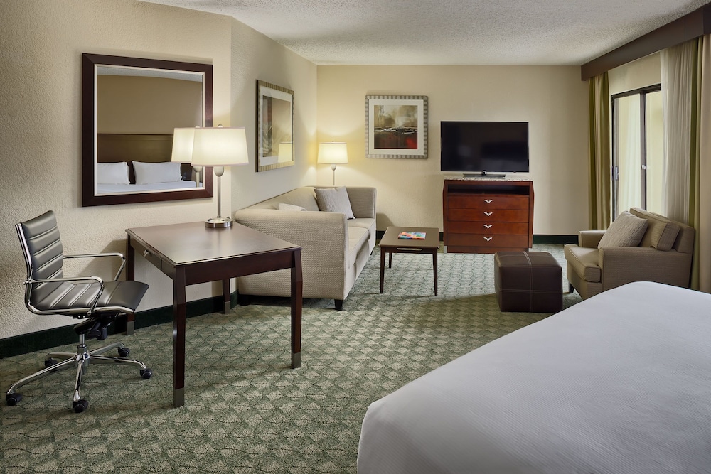 Junior Suite, 1 King Bed, Non Smoking, Balcony - Photo 4