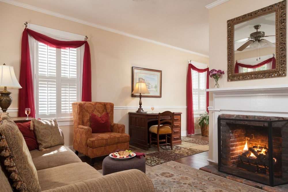 Saffron's Suite