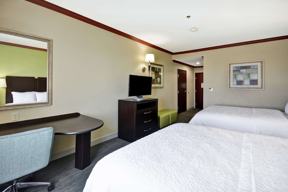 Room, 2 Queen Beds photo 1