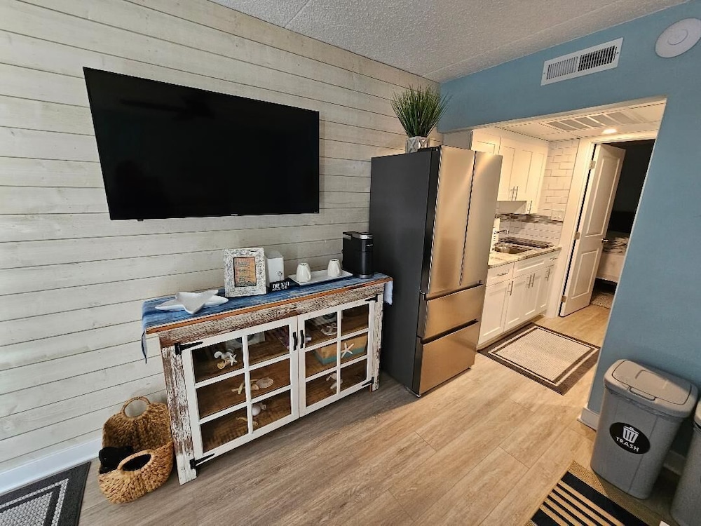 Basic Condo photo 1