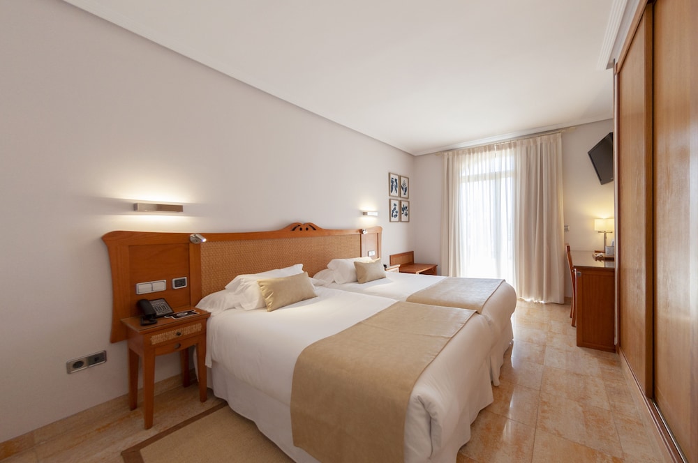 Double or Twin Room, Terrace, Ground Floor - Photo 3